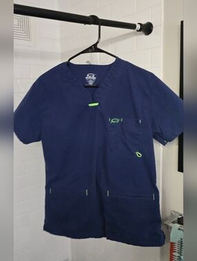 Iguana Med Women's Navy Scrub Top with Lime Trim